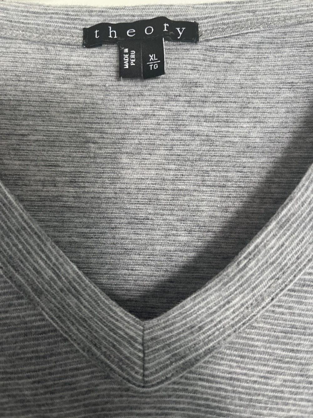 Theory Heather Gray V-Neck Knit Top XL
